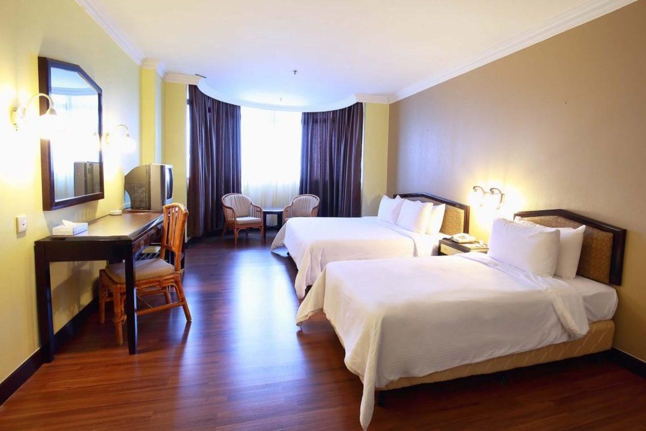 The Putra Regency Hotel Kangar Kültér fotó