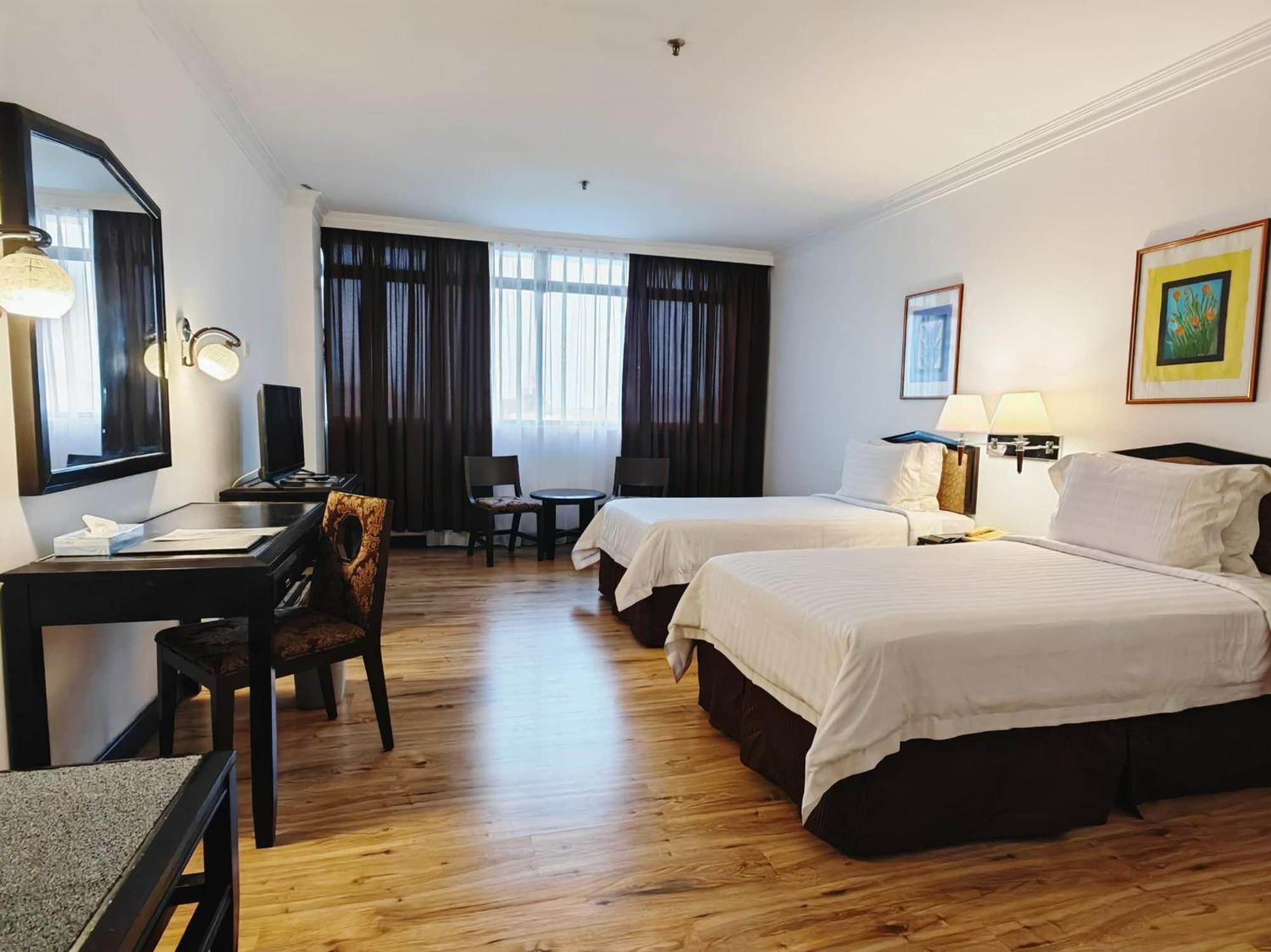 The Putra Regency Hotel Kangar Kültér fotó