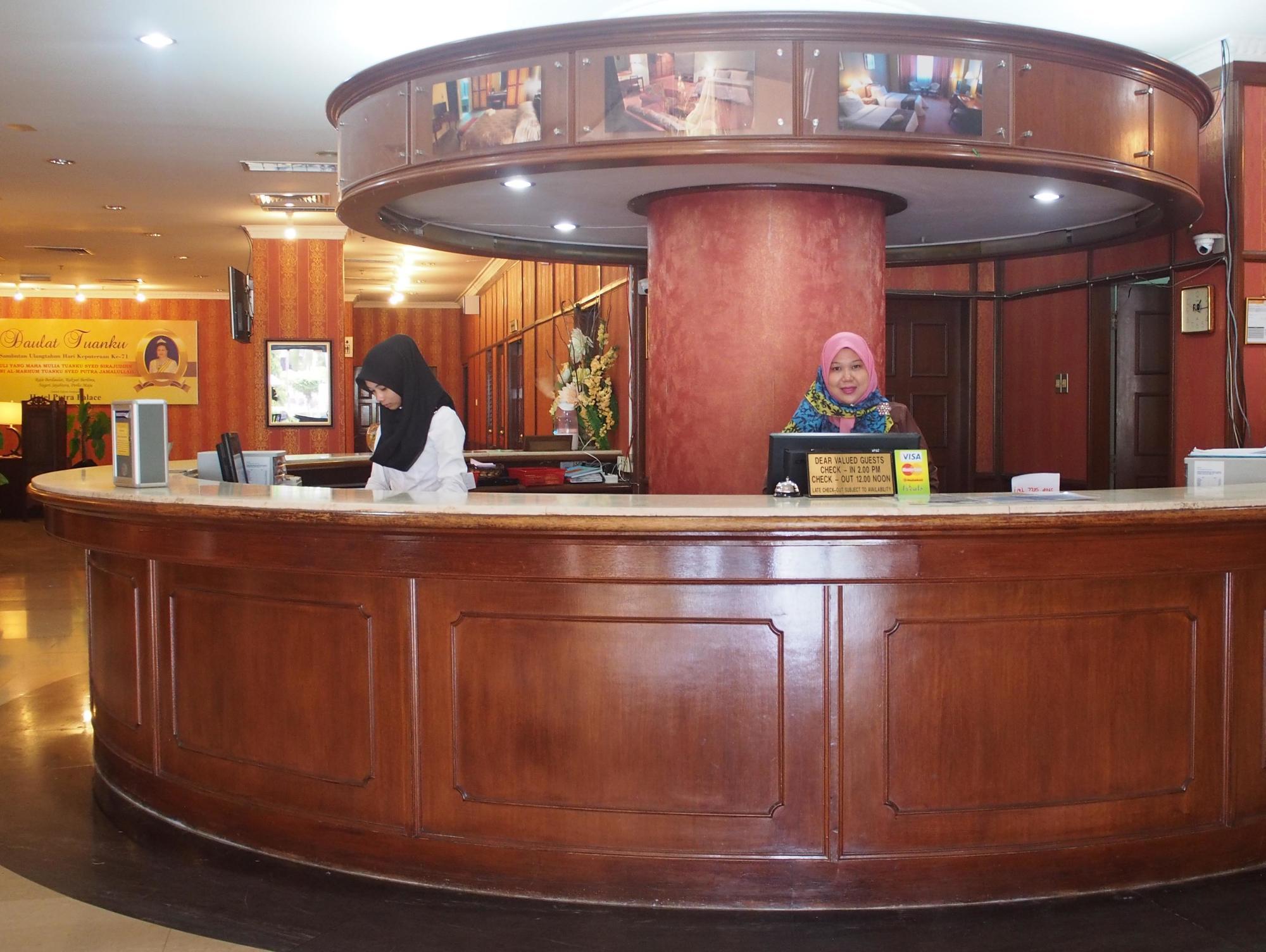 The Putra Regency Hotel Kangar Kültér fotó