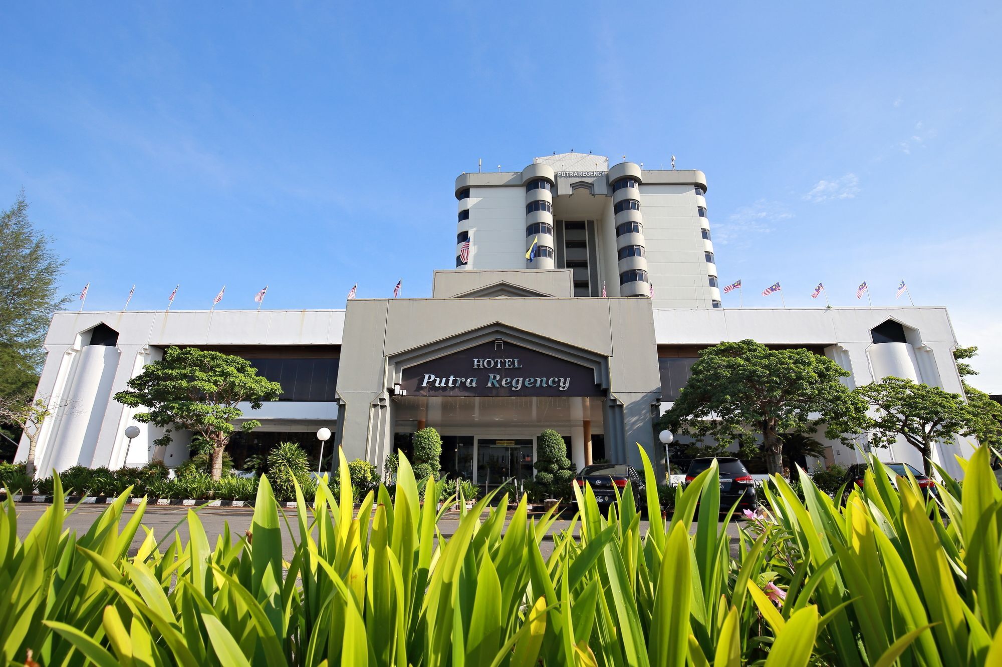 The Putra Regency Hotel Kangar Kültér fotó